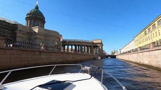 Ambicioso: a los turistas en San Petersburgo se les ofrecerá por primera vez el uso compartido de embarcaciones menores