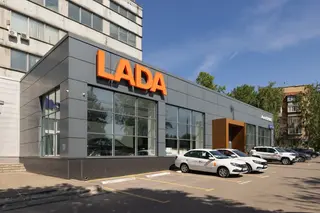 LADA обогнала Geely и Haval: продажи легковушек в России в первом квартале 2024 года выросли вдвое