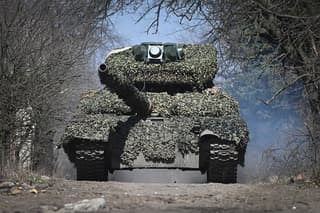 New EW systems are being installed on Russian T-90M "Proryv" tanks