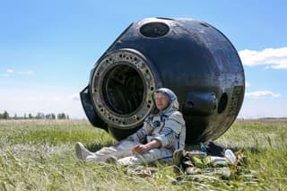 La nave "Soyuz MS-24" regresó a la Tierra con una tripulación espacial internacional