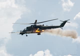 Ataca tanques y vehículos de combate de infantería desde el aire con misiles "Shturm-V": Bielorrusia recibió un lote de helicópteros rusos Mi-35M