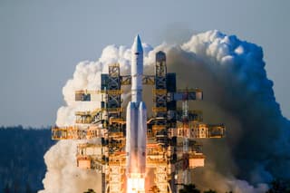 Machinery manufacturers, assemblers, and even shipbuilders — who made the launch of the Angara-A5 rocket possible