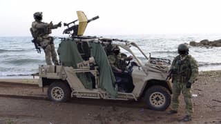 Mejora al estilo ruso: militares de las Fuerzas Armadas de Rusia instalaron una ametralladora de aviación soviética GShG en un buggy estadounidense