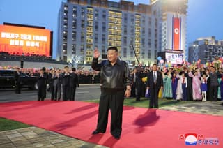 Kim Jong-un comenzó a utilizar el limusín Aurus Senat que le regaló Putin para sus viajes oficiales