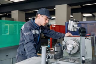 "Smart" Workwear with Sensors Will Allow Management to Monitor Workers in Production