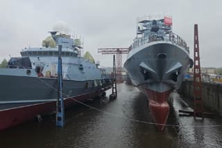 Nuevos buques rusos "Víctor el Grande" y "Tifón" botados