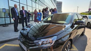 En Krasnodar, los concesionarios exhiben el primer LADA Aura