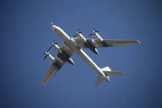 Под пристальным контролем истребителей НАТО: Ту-95МС и Ту-22М3 пролетели над Балтийским, Баренцевым и Норвежским морями