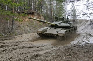 «Restoring with our own hands»: Russian serviceman told how engines of large military equipment are repaired
