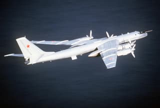 Российские самолеты Ту-142М3 искали подлодки «противника» в Охотском море и Тихом океане