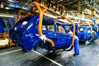 AvtoVAZ aumentó la producción de automóviles en un 73% en el primer semestre de 2024
