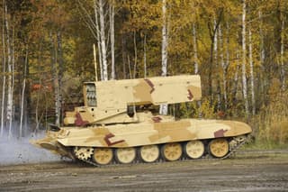 El lanzallamas TOS-1A "Solntsepek" recibió protección de cúpula contra drones FPV enemigos