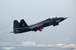 «Недооценивать Китай — рискованно»: Bulgarian Military сравнило российский истребитель Су-57 с китайским FC-31