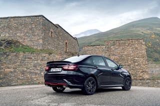 AvtoVAZ comentó sobre el mensaje de la suspensión del ensamblaje del LADA Vesta Sportline