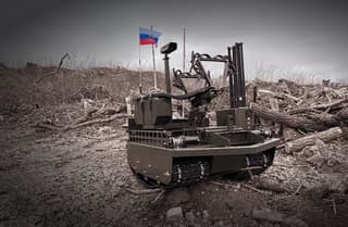 Will cover the back and deliver shells: what is good about the Russian ground drone "Courier"
