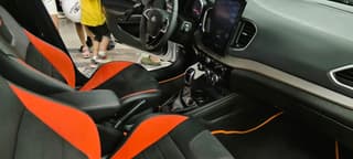 Prototipo de LADA Vesta Sportline con transmisión automática presentado en Togliatti