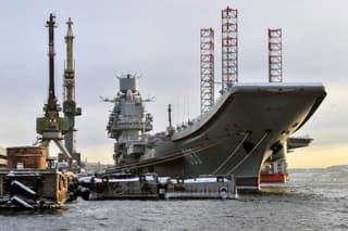 Поднять флагман: для авианосца «Адмирала Кузнецова» формируют новый летный состав