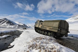 El Ministerio de Situaciones de Emergencia de Rusia recibió el primer lote de vehículos todoterreno TM-140