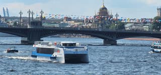 De San Petersburgo a Kronstadt por agua: el catamarán "Fort Totleben" comenzó a navegar hacia el parque "Isla de los Fuertes"