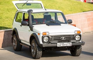 Nombran el costo del seguro obligatorio de auto (OCAGO) y el seguro a todo riesgo (CASCO) para el "Niva" deportivo