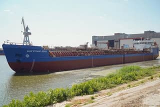 Россия спустила на воду новый универсальный танкер-химовоз «ВОЛГОТРАНС-2502»