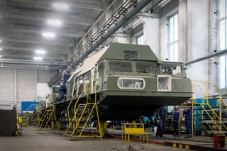 La planta mecánica de Lípetsk suministró chasis de orugas autopropulsados para equipos militares