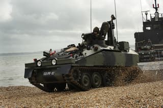 Militares rusos destruyen el primer vehículo blindado británico Spartan en el frente