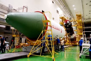 «Прогресс МС-28» на Байконуре прошёл авторский осмотр и отправился к своей ракете