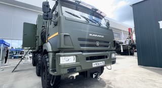 "Roselectronica" presenta por primera vez el vehículo de mando y estado mayor MP32M1 con estación de trabajo para el operador de UAV de reconocimiento