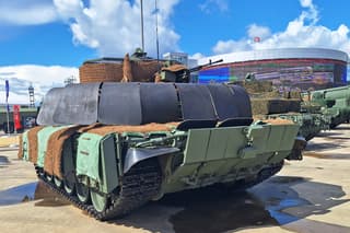Cubiertos con hojas de bardana. Los tanques T-72B3M reciben una mejora inesperada