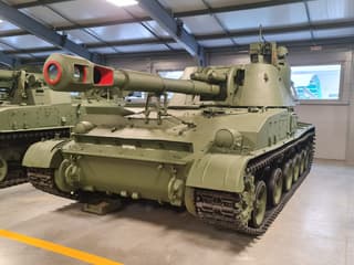 Flor de calibre 152 mm: el obús 2S3 "Akatsiya" comenzó a utilizarse en conjunto con el dron de reconocimiento Supercam