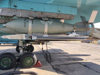 Aparecen imágenes únicas del nuevo UMPC para las bombas aéreas rusas FAB: volarán más lejos que los misiles tácticos