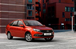 Los concesionarios de automóviles bielorrusos ofrecen LADA con grandes descuentos: precios más ventajosos que en Rusia