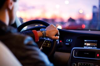 Rueda a donde quieras: el alquiler de coches a largo plazo de "Yandex Drive" ya está disponible en Sochi y Kazán