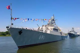 Carrier of "Caliber" and "Uran" missiles, the missile ship "Tatarstan" arrived in Kazakhstan