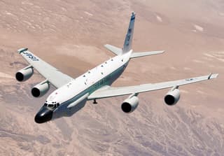Британские самолеты Boeing RC-135 и Airbus KC2 Voyager засекли над Чёрным морем из-за включенных транспондеров