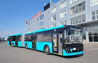 Первый носитель ЯМЗ-537 нового поколения: ЛиАЗ возобновил производство автобусов-гармошек