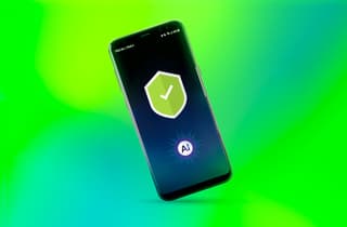 "Un gran paso": Los clientes prueban el teléfono inteligente de Kaspersky Lab con su propio "sistema operativo"