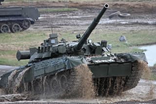 Танк и не иначе: российские военные высоко оценили проходимость Т-80