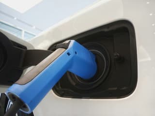 AvtoVAZ lanzará una versión eléctrica del LADA Aura