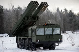 Устроит контрбатарейную взбучку: чем хороша перспективная РСЗО «Ураган-1М»