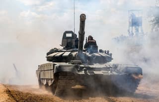 Танк-победитель танкового биатлона Т-72БЗМ выдержал 19 попаданий на фронте