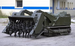 Революция в разминировании: робот «Уран-6» заступил на службу российской армии