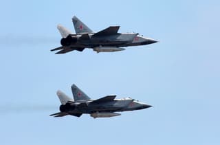 Аэродромы Великобритании окажутся в радиусе «Кинжалов»: эксперт объяснил появление МиГ-31К в Белоруссии