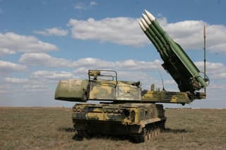 Риск попасть под ствольную артиллерию: эксперт объяснил сложность работы ЗРК «Бук-М1» на передовой