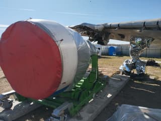 Остались от лайнера рожки да ножки — как разбирают на части Airbus А320 «Уральских авиалиний»