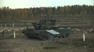 Танки Т-72Б3М с новейшей защитой засветились на полигоне в Ленобласти