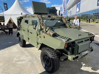 Станет сущим кошмаром для противника: ВС России получили бронеавтомобиль ЛСТС-1944 со станцией РЭБ
