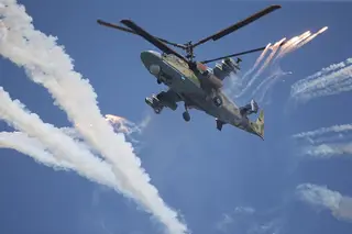 «Аллигаторы» вышли на охоту: Ка-52М по полной включились в борьбу с дронами противника