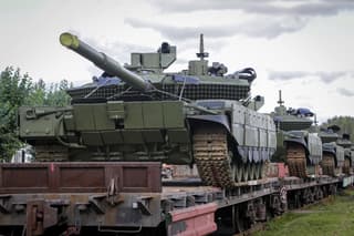 Управляемость и скорость: эксперт объяснил, почему российские танки стоит «обувать» в резину